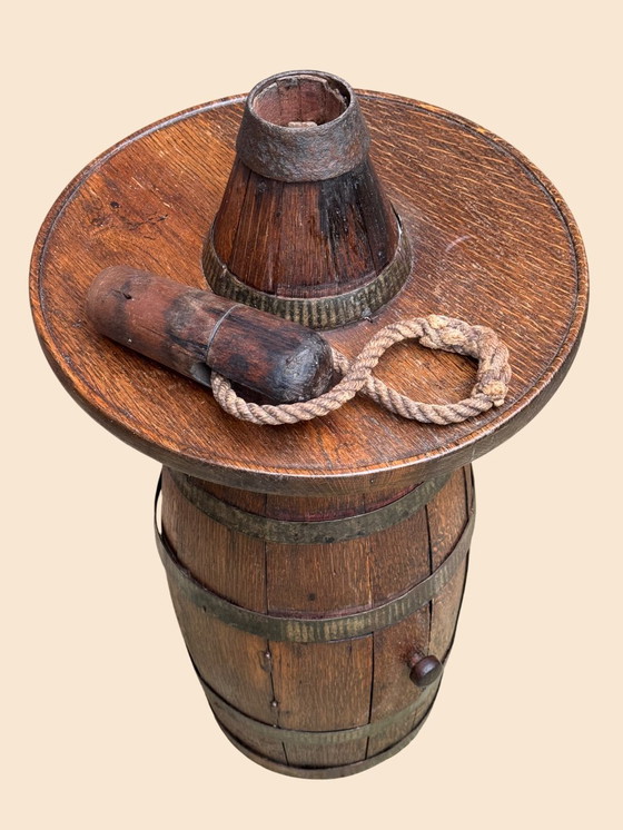 Image 1 of Bouée de pêche ancienne en bois | Chêne massif et fer forgé | XIXe siècle