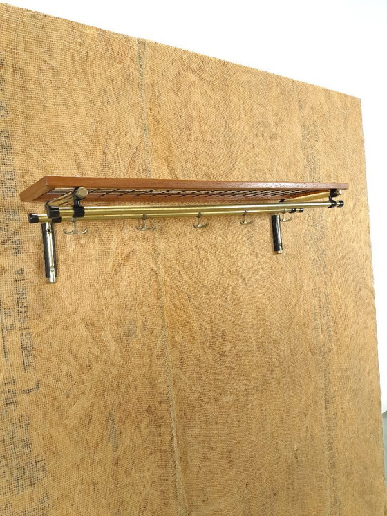 Image 1 of Appendiabiti Habo dalla Svezia in oro con legno di teak, n. 8