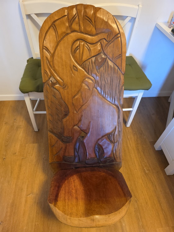 Chaise sculptée à la main d'Afrique – Chaises & fauteuils, Wood (photo 5 of 5)