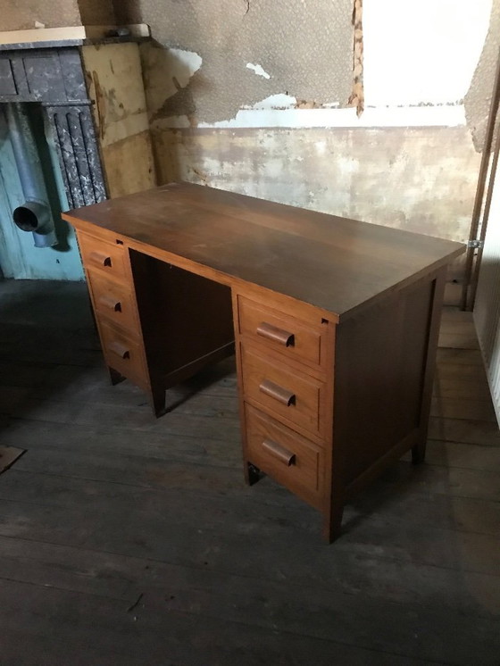 Image 1 of klassischer Holzschreibtisch für junge Leute