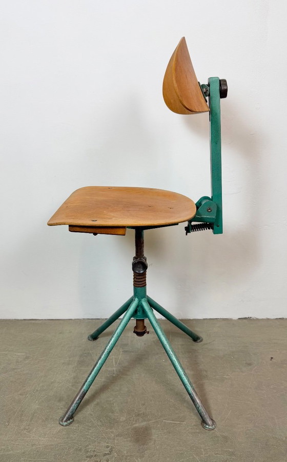 Chaise d'atelier industrielle vert foncé, années 1950 – Tabourets, Iron (photo 10 of 18)