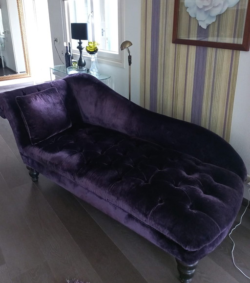 Authentique Chaisse Longue en velours violet, en bon état