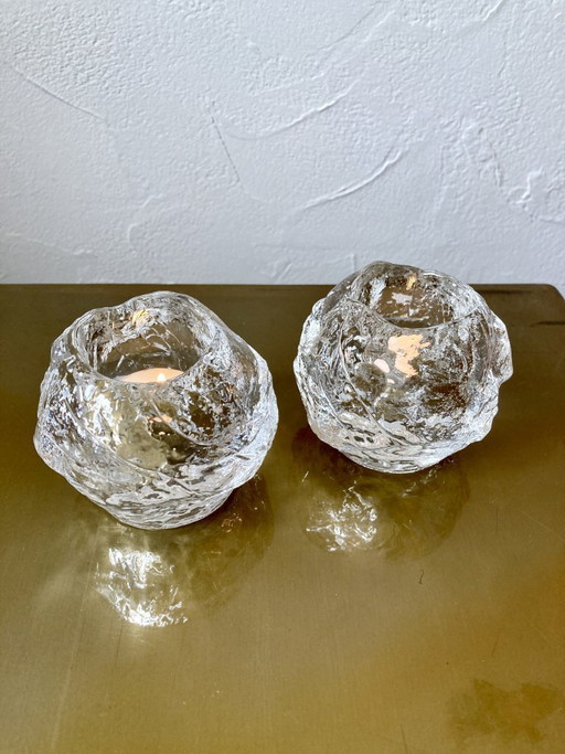 Paire de bougeoirs « Snowball » – Ann Wolff pour Kosta Boda, Suède (1973)