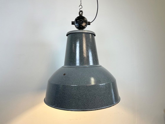 Image 1 of Grande lampe industrielle en émail gris d'Elektrosvit, années 1960