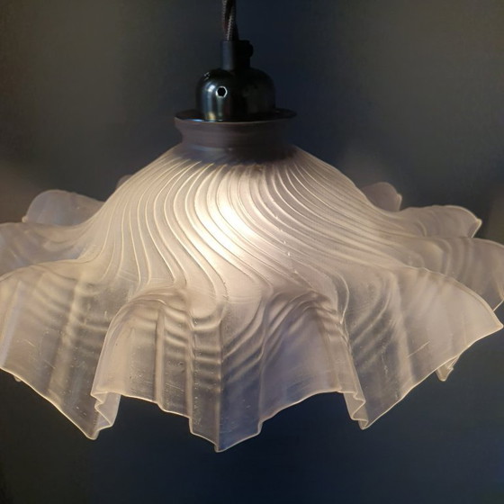 Image 1 of Lampada a sospensione francese vintage in vetro satinato in stile Clichy.