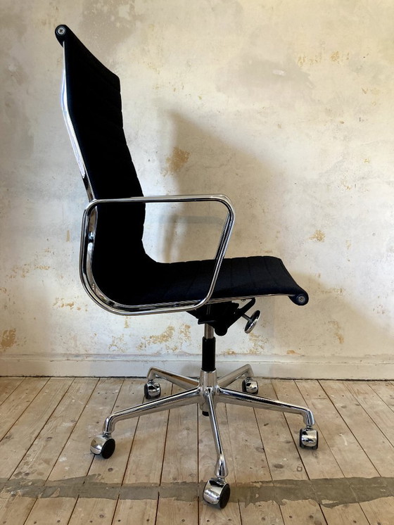 Image 1 of Eames EA119 Hopsak - Vitra EA 119
