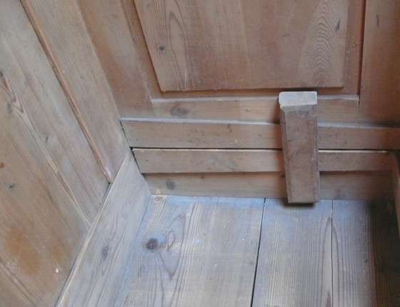 Image 1 of Armadio da ingresso, mobile a cuneo, 2 ante, bianco + legno naturale shabby, pezzo unico