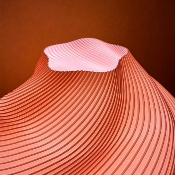 Image 1 of Lámpara escultural Magda | Totalmente rosa