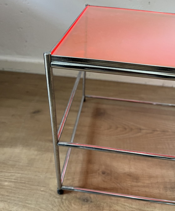 Tavolino da caffè DIY Upcycled USM Haller HR Tavolino Arancione Fluorescente – Tavolini, polished steel (photo 5 of 6)