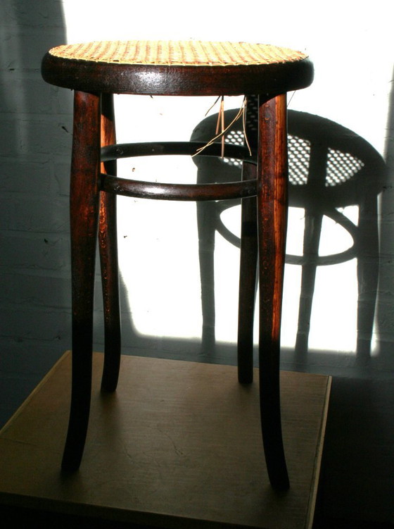 Image 1 of Tabouret Thonet signé