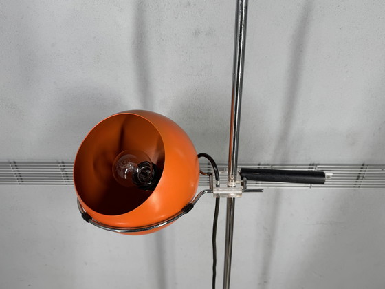 Image 1 of Lampada da terra vintage – Gepo / Gerda – paralume sferico in metallo arancione – design Space Age anni '70