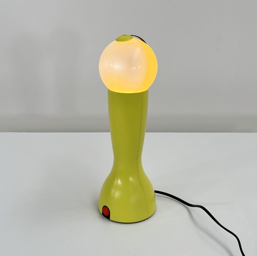 Lampe de table Gilda jaune par Silvia Capponi pour Artemide, 1990S