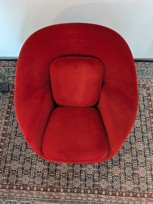 Knoll Womb Chair in rood alpaca - Eero Saarinen – stoelen fauteuils, Metal, Textile (photo 2 of 10)