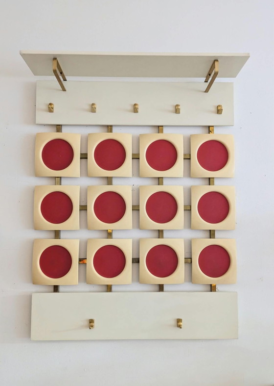 Set vintage, retrò di Appendiabiti e credenza – Ottone, Plastica (photo 6 of 14)