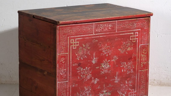 Baule cinese antico dipinto in legno di pino – Dongbei, circa 1930 – Armadi contenitori (photo 3 of 40)