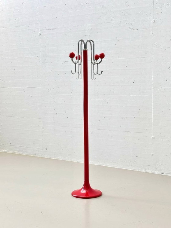 Image 1 of Armario de mediados de siglo de LHT Bologna en rojo.