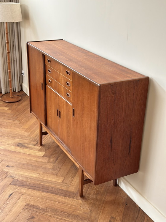 Mobile pensile vintage in stile danese con cassetti in teak, anni '50/'60/'70. – Credenze alte, Wood (photo 4 of 15)