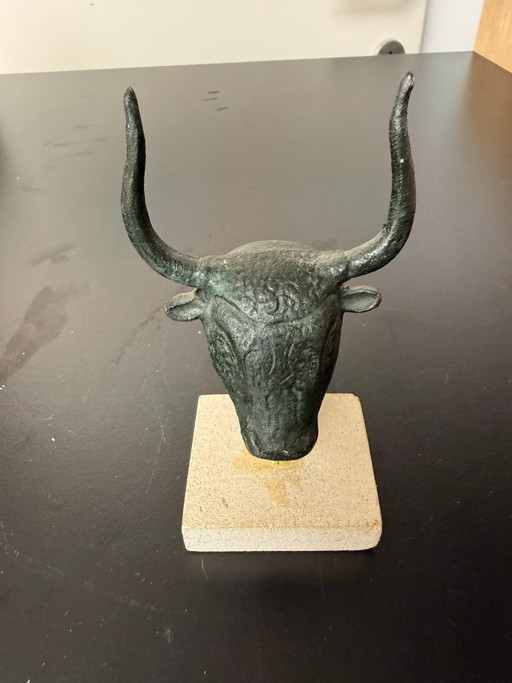 Minoische Bronze-Stierstatue – beeldhouwkunst, Stone