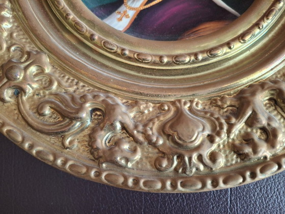 Image 1 of Antieke woondecoratie: Porseleinen bord met gedreven messing rand, 19e eeuw