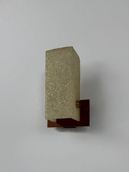 Vintage wandlamp, plexiglas en hout, Frankrijk, 1960