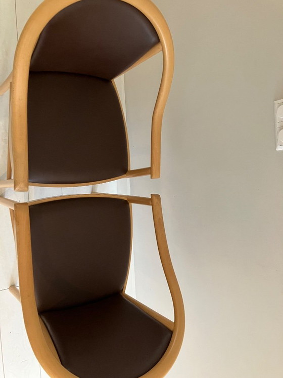 Ensemble de 2 fauteuils TON (Thonet) – Cuir marron et hêtre – En parfait état – Chaises de salle à manger (photo 4 of 7)