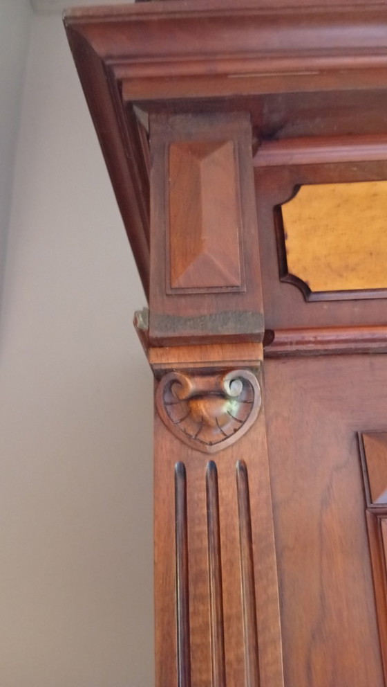 Antique oak with mahogany crested cabinet – Storage cabinet, Wood (photo 6 of 8)