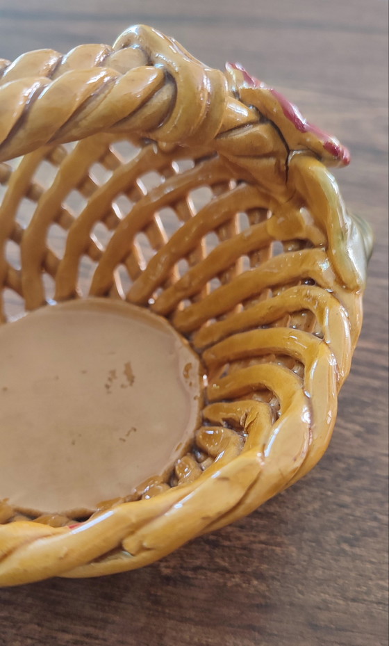 Image 1 of Pequeña cesta de barbotina calada de los años 60