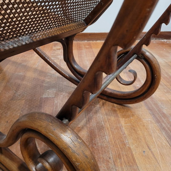 Image 1 of Reclining chaise longue armchair, bent beech wood, signed Thonet, Art Nouveau, 1879 - Austria