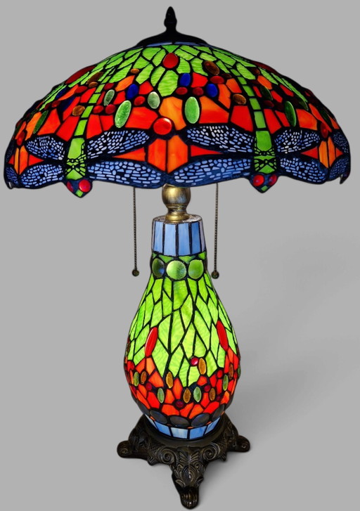 Lampe DragonFly style Tiffany. Hauteur 70 cm. Diamètre abat-jour 45 cm.