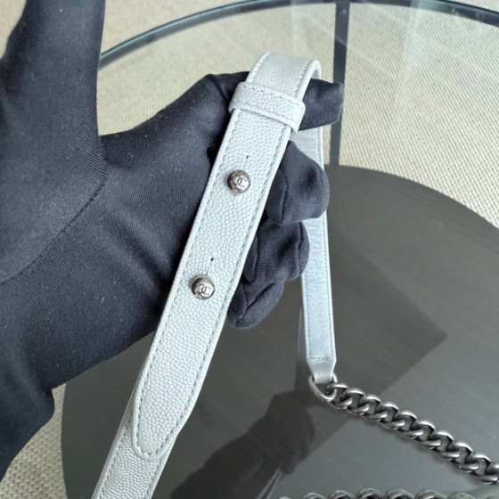 Image 1 of Borsa Chanel Boy Medium - Caviar 25CM Chevron Metallic Silver Ruthenium Silver Hardware Series 22