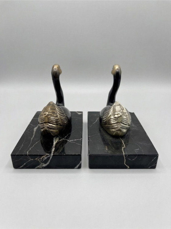 Image 1 of Pair of Art Deco bookends with swans in spelter and black marble – France, 1930s