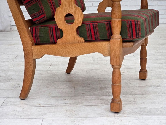 Image 1 of Dänischer Sessel aus den 1970er Jahren, grüne Möbelwolle, massives Eichenholz.