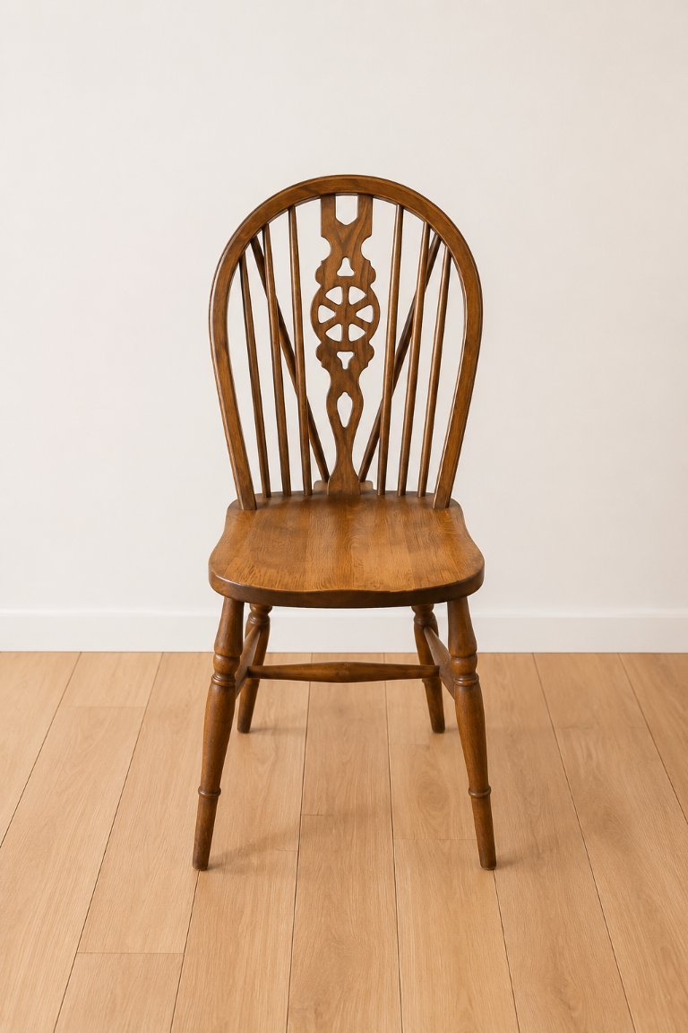 Classic Windsor chair set, 5 pieces, sturdy & comfortable | €150
