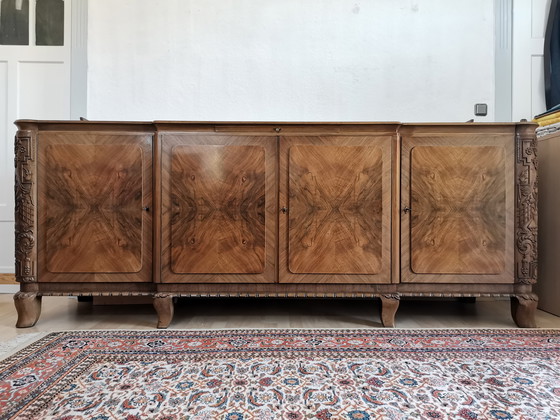 Image 1 of Armoire buffet en noyer caucasien env.1935