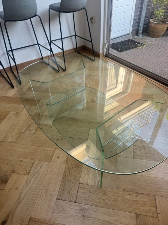 Image 1 of Mesa de centro de cristal - diseño ovalado