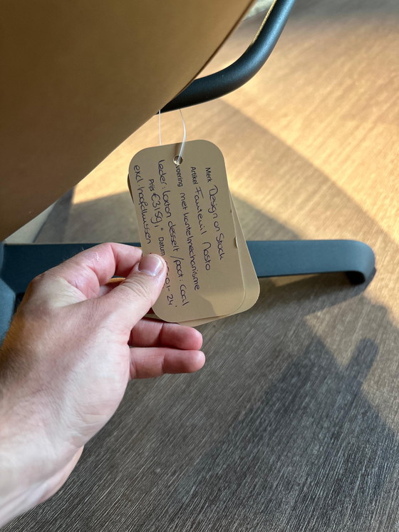 Image 1 of Poltrona Nasto Modello da esposizione - Loxton Leather + Tilting