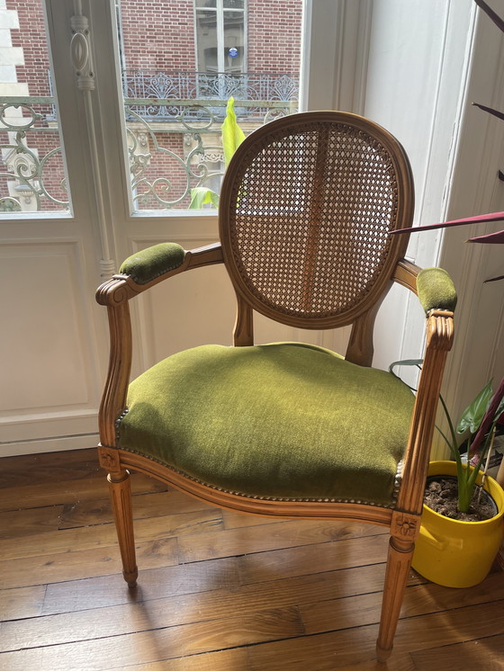 Image 1 of Fauteuil Louis XVI en velours et rotin