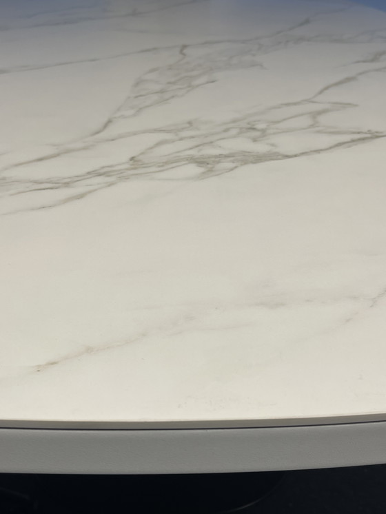 Image 1 of Leolux Toveri Dining tafel keraniek