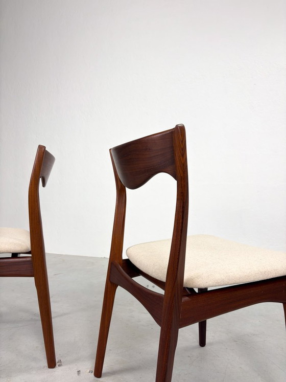 Set Vintage Dining chairs by AwA – Wood (photo 12 of 19)