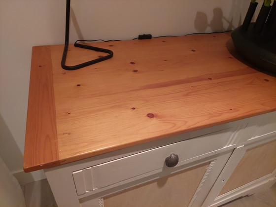 Image 1 of Commode ancienne pour chambre d'enfant