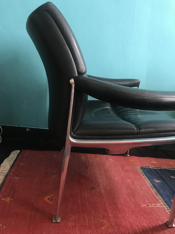 Image 1 of Twee leren loungestoelen