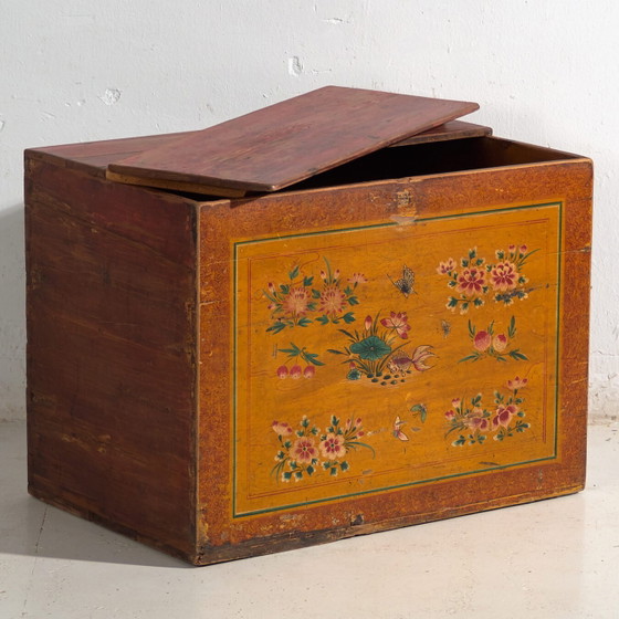 Antique Chinese trunk with original paint – China, circa 1900 – Storage cabinet, Metal (photo 4 of 40)