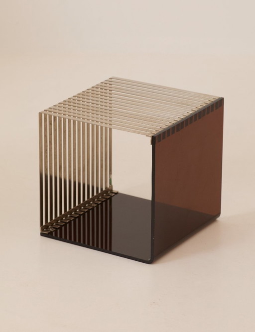 Beistelltisch/Nachttisch aus getöntem Plexiglas und verchromtem Metall, ca. 1970