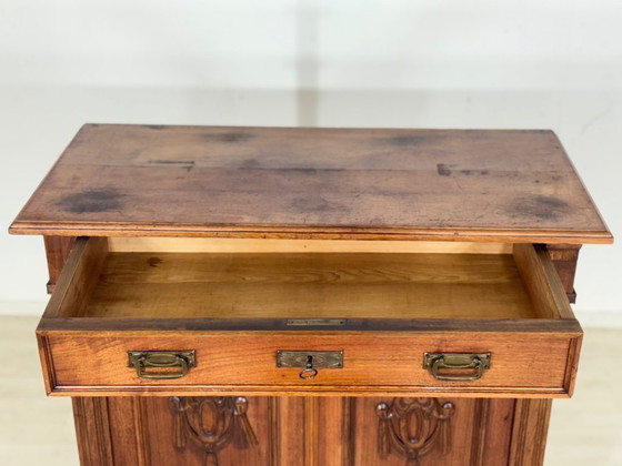 Image 1 of Meuble vertiko ancien de style Gründerzeit (fin du XIXe siècle), meuble de salon, meuble d'entrée, armoire à linge, vers 1900