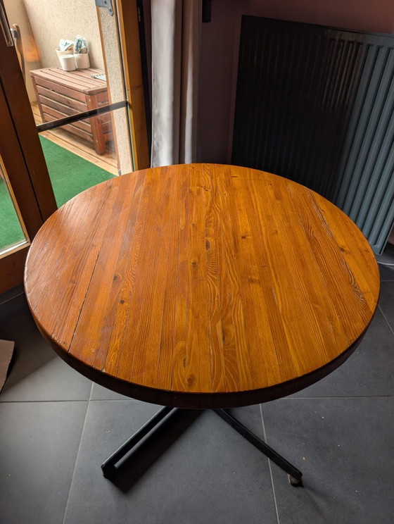 Tafel in het Hôtel des Trois Arcs door Charlotte Perriand, 1967-1968 – Charlotte PERRIAND, Les Arcs (photo 4 of 5)