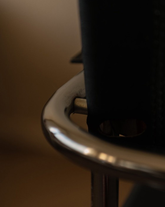 Image 1 of Vintage Bauhaus chrome leather cantilever chair – Mart Stam / Marcel Breuer style