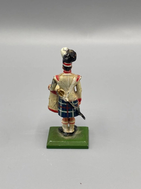 Collectible figurine – Scottish Drum Major in parade uniform – William Britain & Sons – Sculpture (photo 3 of 5)