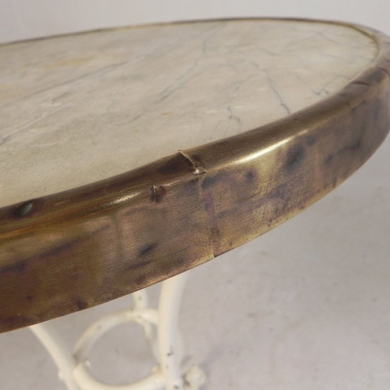 Table de bistrot avec plateau en marbre et bordure en laiton, début du XXe siècle – Tables de salle à manger (photo 19 of 20)
