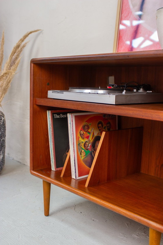 Cassettiera Hifi in teak Mid-Century di Dyrlund, anni '80 – Mobili TV, Mid Century Modern (photo 8 of 17)