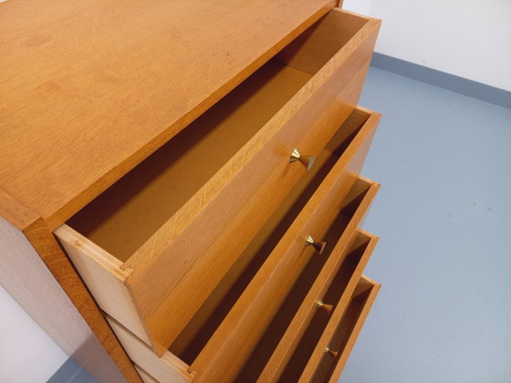 Image 1 of Vintage eikenhouten ladekast uit de jaren 60.